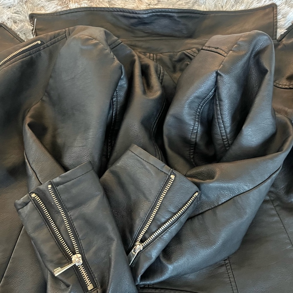 Leather Jacket - Picture 2 of 7